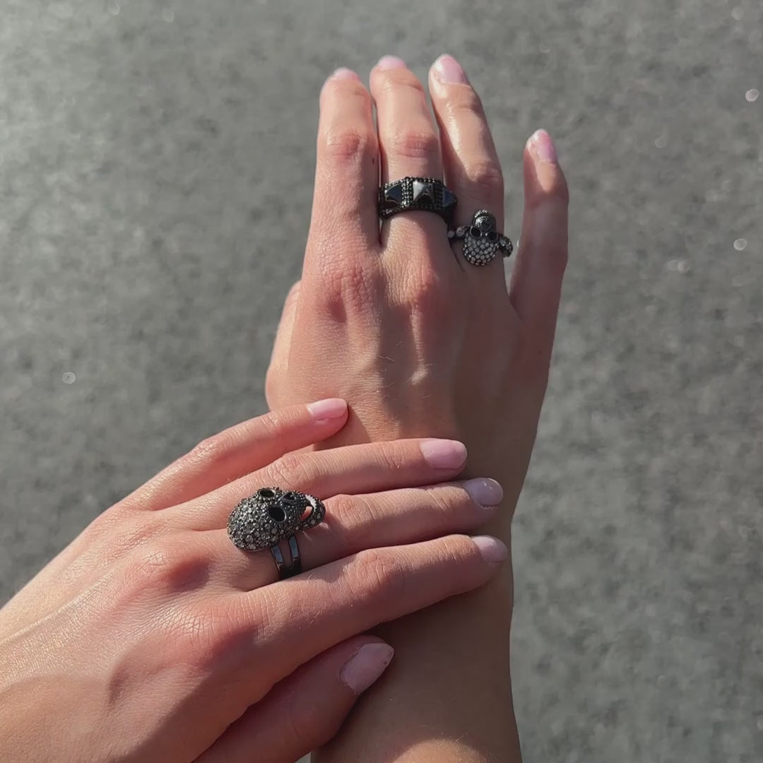 Sparkling stud ring - Gun