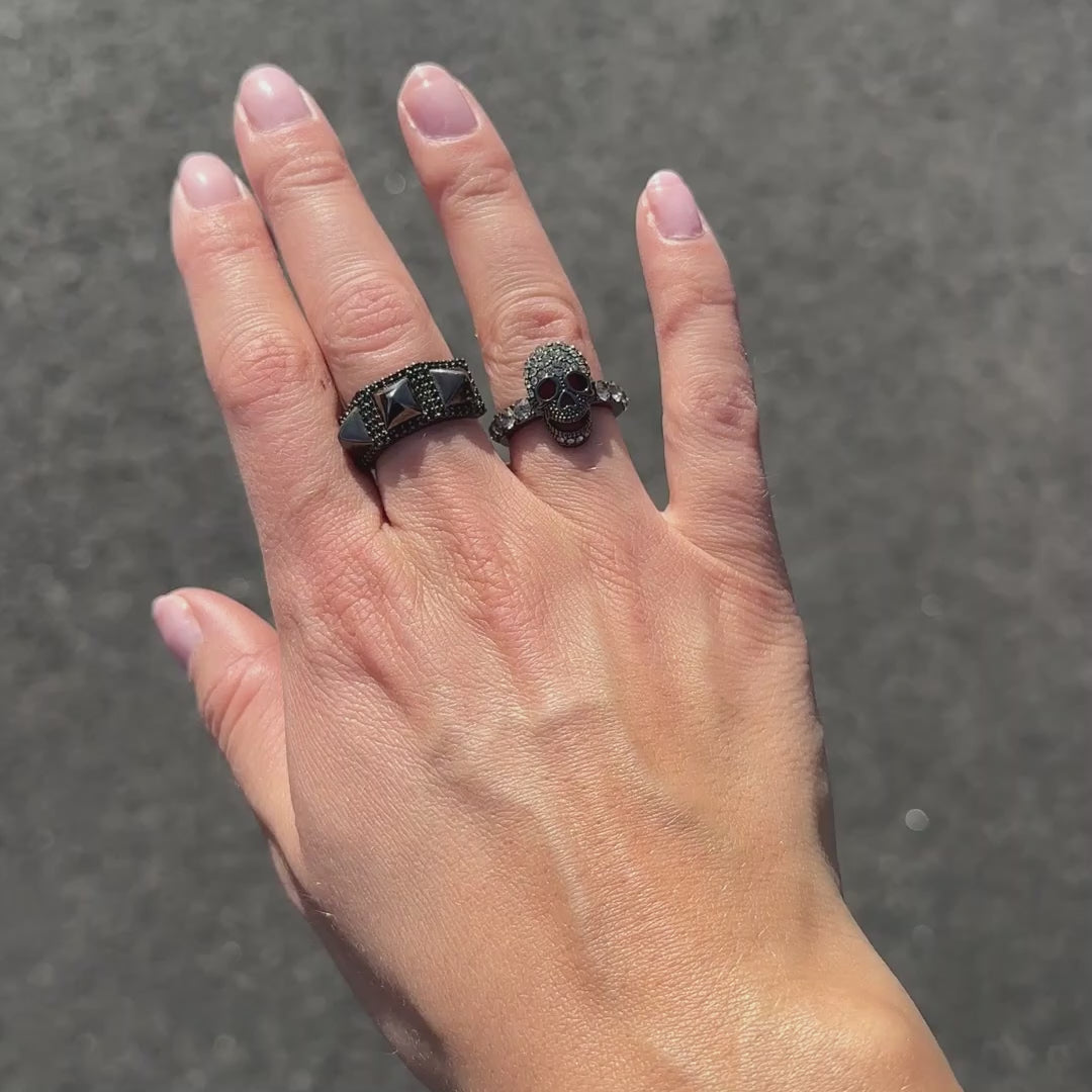 Sparkling stud ring - Gun